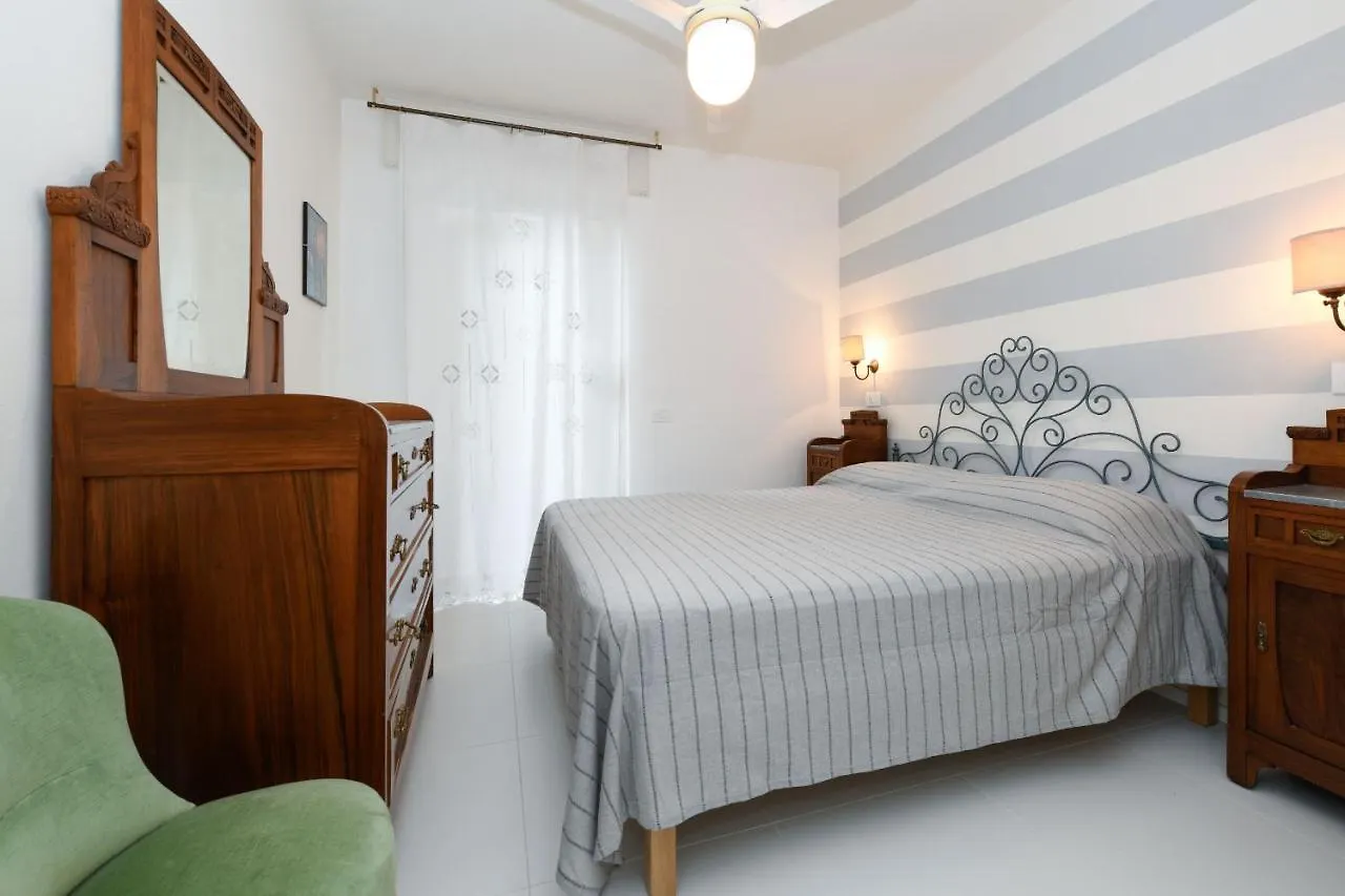Garden Apartment Bardolino 0*,